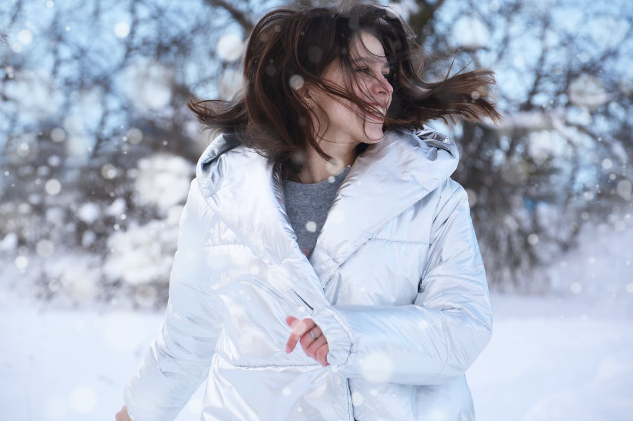 Channel Your Inner Beth Dutton with the Yellowstone Beth Dutton White Poncho Cloak Coat