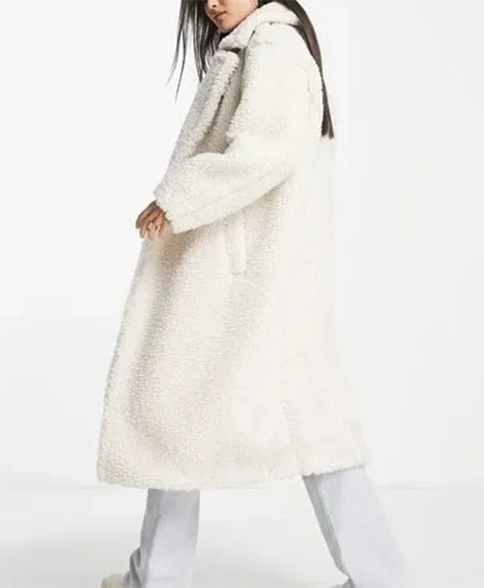 Love Is Blind S04 Bliss Poureetezadi Sherpa Fur Coat