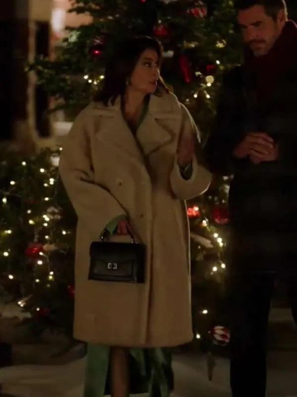 Teri Hatcher How to Fall in Love by Christmas 2023 Coat