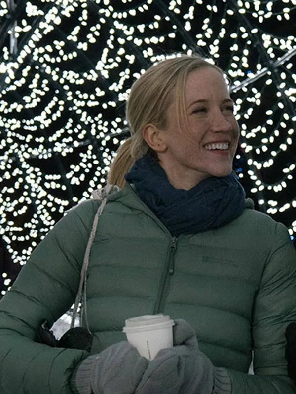 Amazing Winter Romance Jessy Schram Green Puffer Hooded Jacket