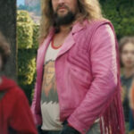 A-Minecraft-Movie-2025-Jason-Momoa-Pink-Jacket_131220ef-7837-4834-9a1c-e542443fd646