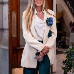 Carrie_Bradshaw_And_Just_Like_That_Sarah_Jessica_Parker_Off_White_Blazer__61469