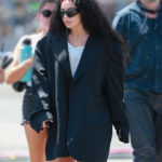 Charli-XCX-Black-Over-Sized-Blazer-1