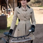Downton-Abbey-A-New-Era-Lady-Edith-Coat