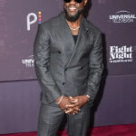 Fight-Night-The-Million-Dollar-Heist-2024-Kevin-Hart-Grey-Suit
