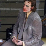Joker-Folie-a-Deux-Joaquin-Phoenix-Grey-Suit