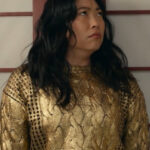 Katie-Film-Jackpot-2024-Awkwafina-Golden-Sweater