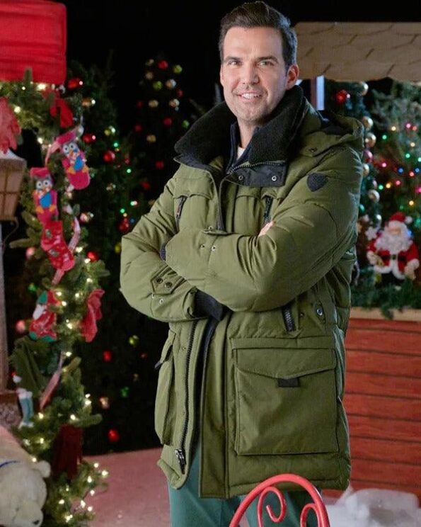 Long Lost Christmas Benjamin Ayres Jacket - PINESMAX