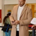 Moms-Christmas-Boyfriend-2023-Anthony-Bewlz-Coat