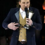 Morgan-Wallen-American-Singer-ACM-Awards-2022-Blue-Suit