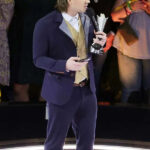 Morgan-Wallen-American-Singer-ACM-Awards-2022-Blue-Suit