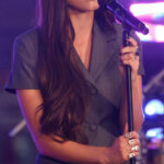 Olivia-Rodrigo-Blue-Blazer-3