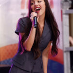 Olivia-Rodrigo-Blue-Blazer-3
