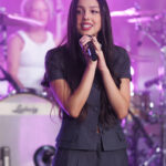 Olivia-Rodrigo-Blue-Blazer-3