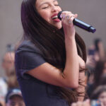 Olivia-Rodrigo-Blue-Blazer-3