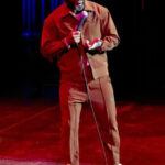 dynamic-performance-kevin-hart-2024-brown-tracksuit-40601415713024