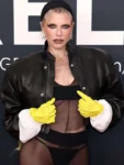 Grammys-Red-Carpet-2025-Julia-Fox-Black-Jacket
