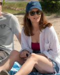 The-Four-Seasons-Will-Tina-Fey-Forte-Pink-Palm-Tree-Shirt-3