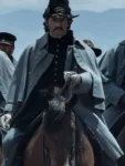 American-Primeval-2025-Captain-Edmund-Dellinger-Grey-Coat